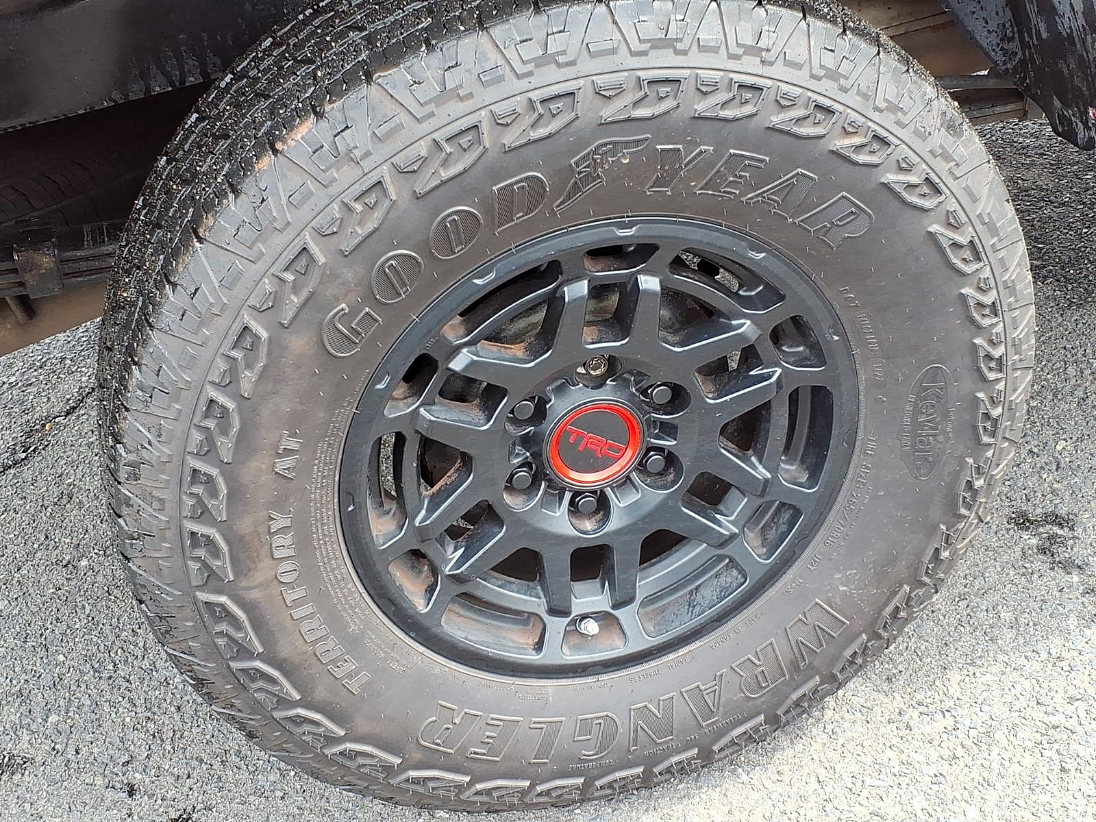 Used 2020 Toyota Tacoma SR AWD/4WD image 8