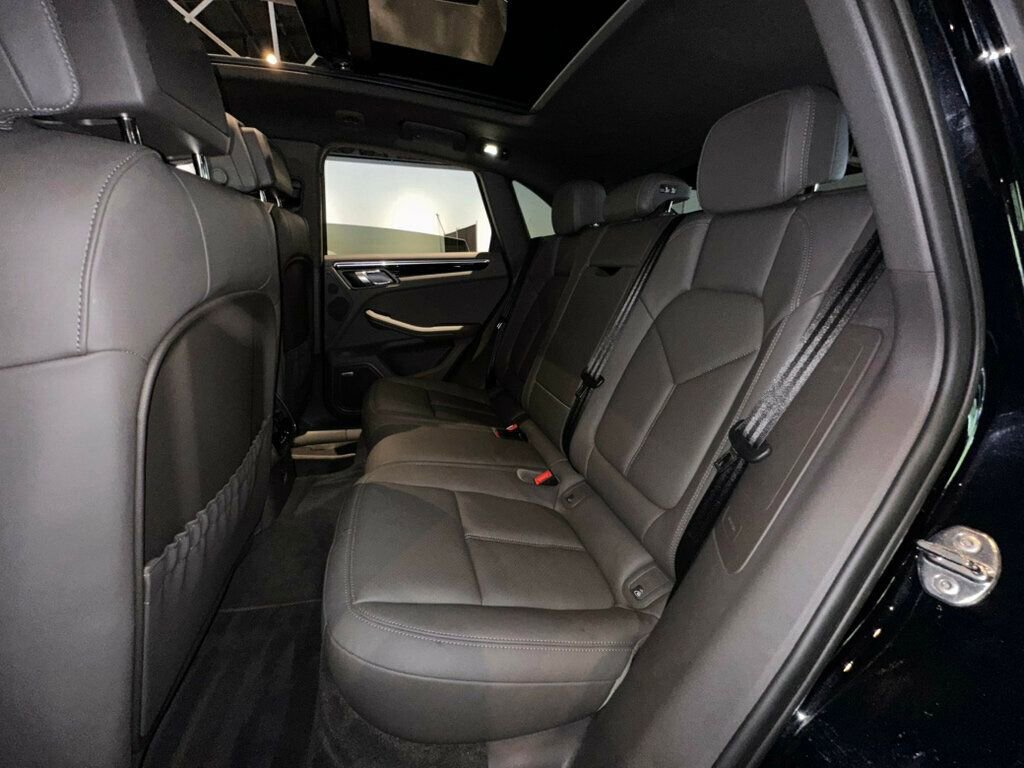 Used 2024 Porsche Macan S AWD/4WD image 27