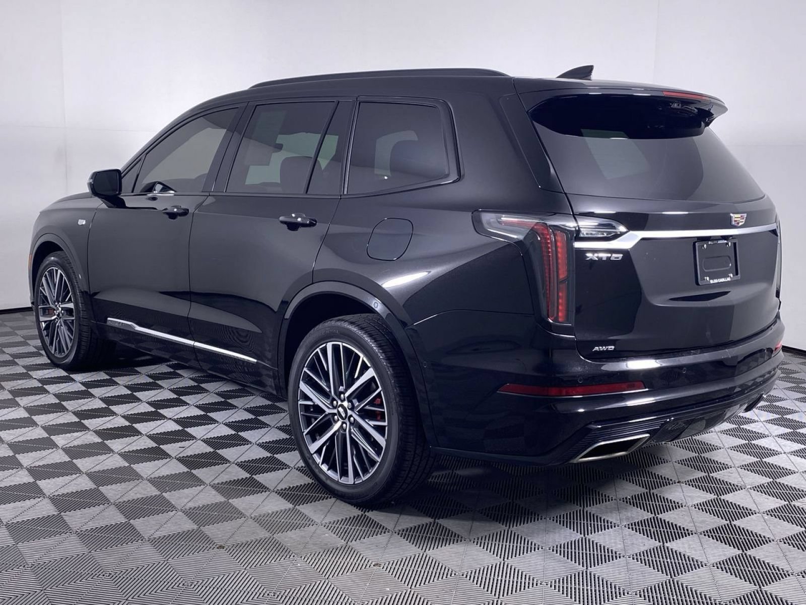 Certified 2023 Cadillac XT6 Sport w/ Platinum Package AWD/4WD image 19