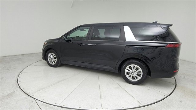 Used 2022 Kia Carnival LX image 7