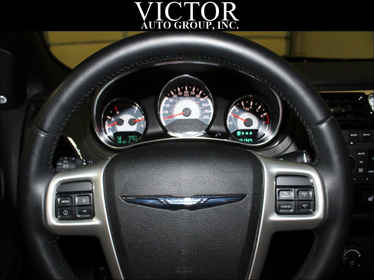 Used 2013 Chrysler 200 Limited FWD image 17
