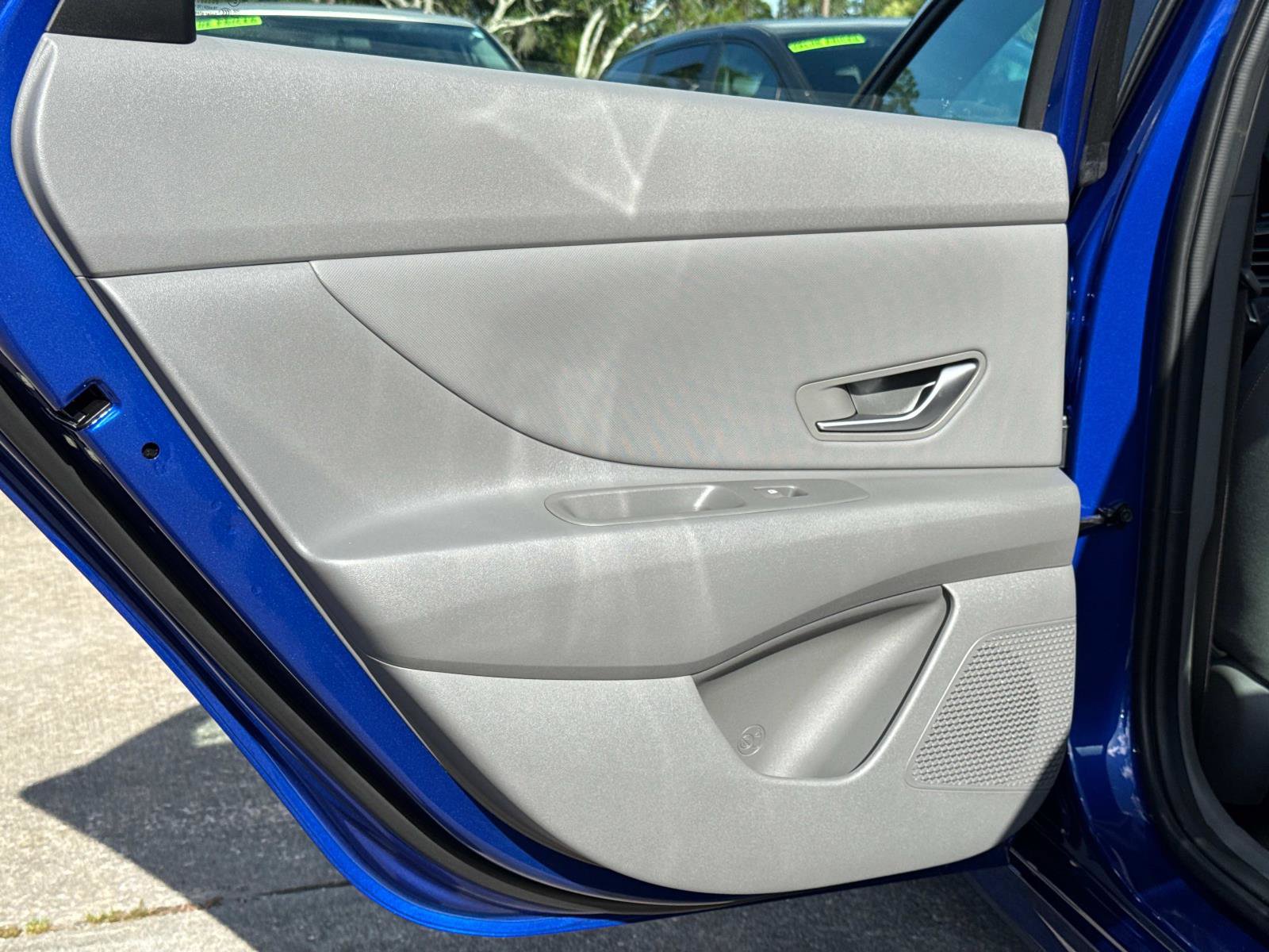 Used 2025 Hyundai Elantra SEL FWD image 11