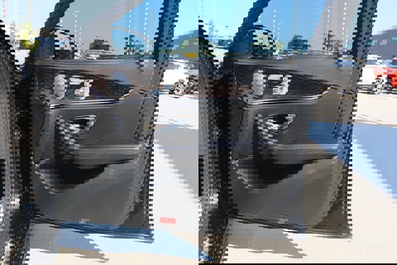 Used 2018 Mercedes-Benz E 300 image 18