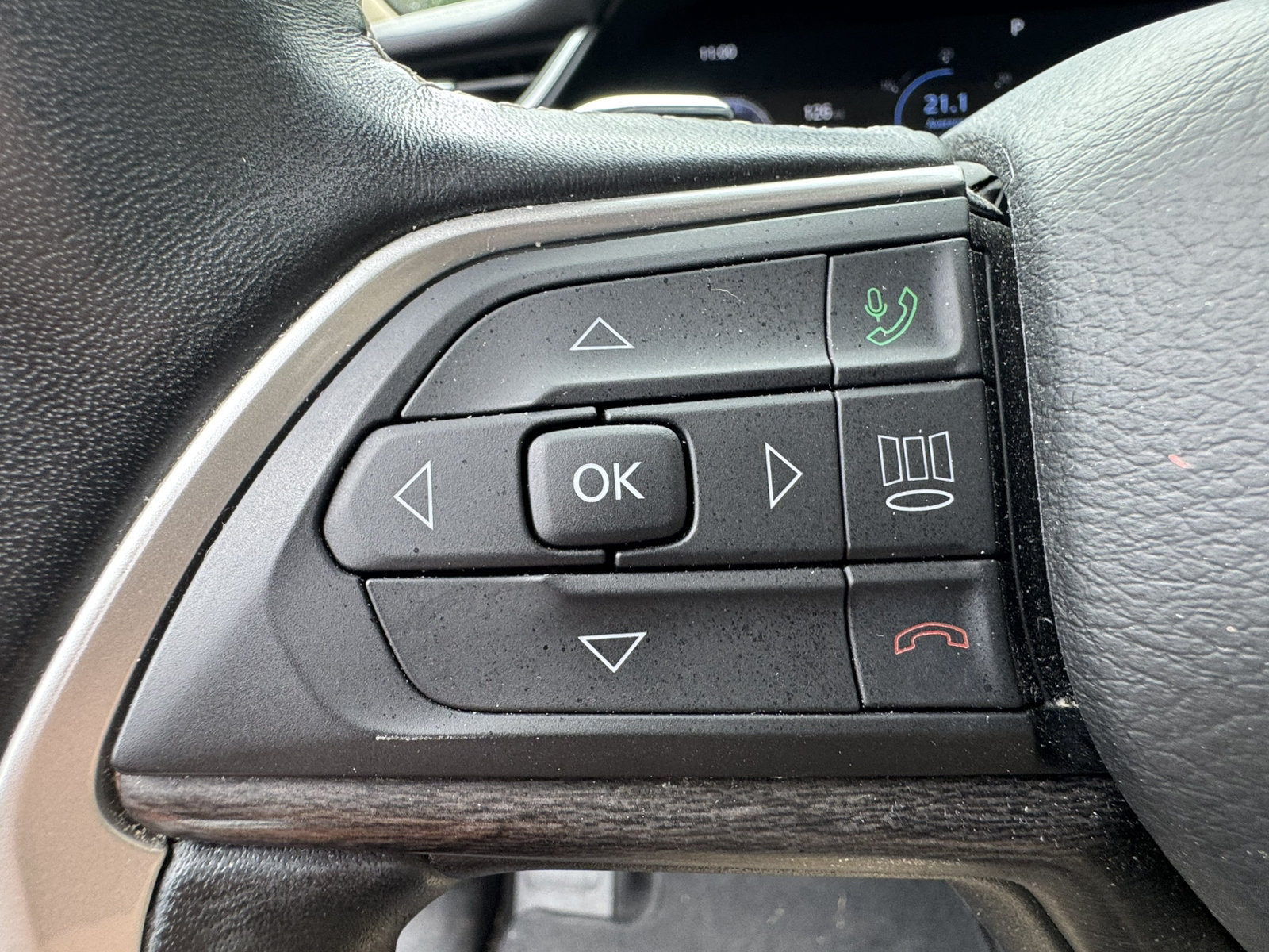 Used 2021 Jeep Grand Cherokee L Limited AWD/4WD image 35