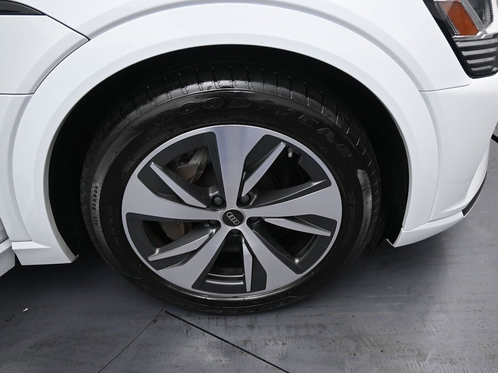 Used 2024 Audi Q8 e-tron Premium image 42