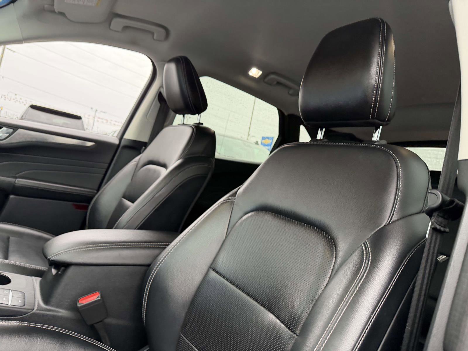 Used 2021 Ford Escape Titanium image 11