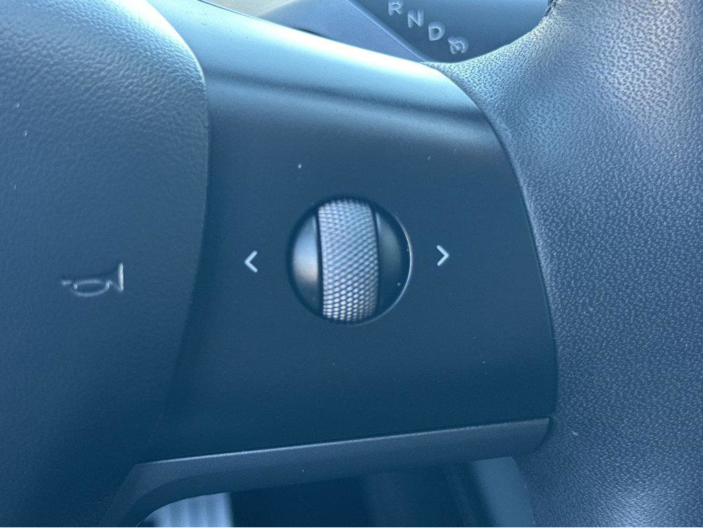 Used 2023 Tesla Model Y Performance image 22