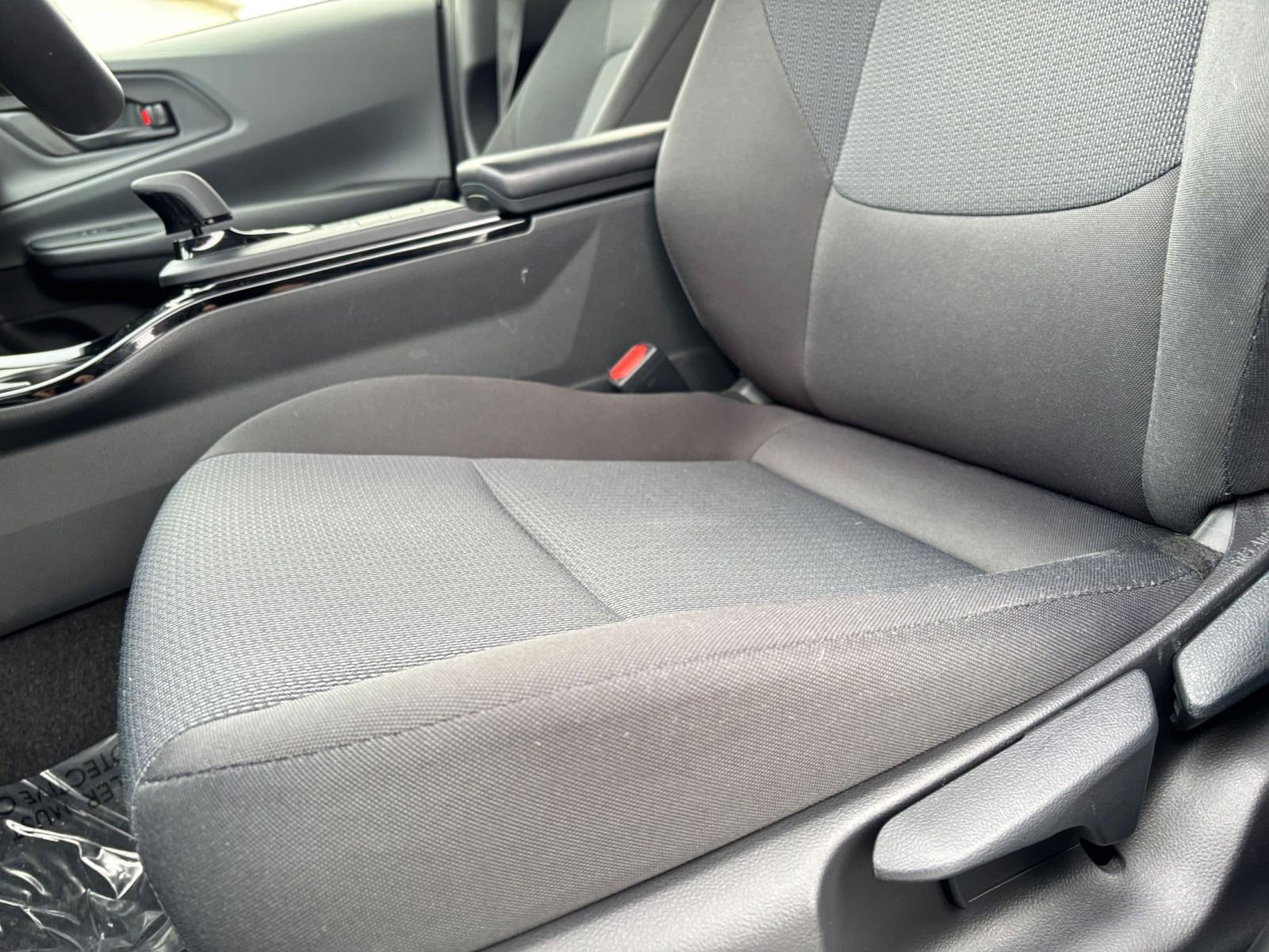 Used 2025 Toyota Prius LE image 24