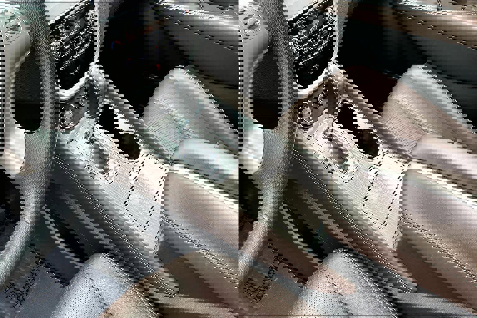 Used 2015 Nissan Murano Platinum w/ Cargo Package w/Cover image 16