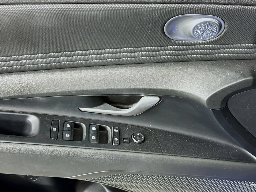 Certified 2023 Hyundai Elantra Limited FWD image 26
