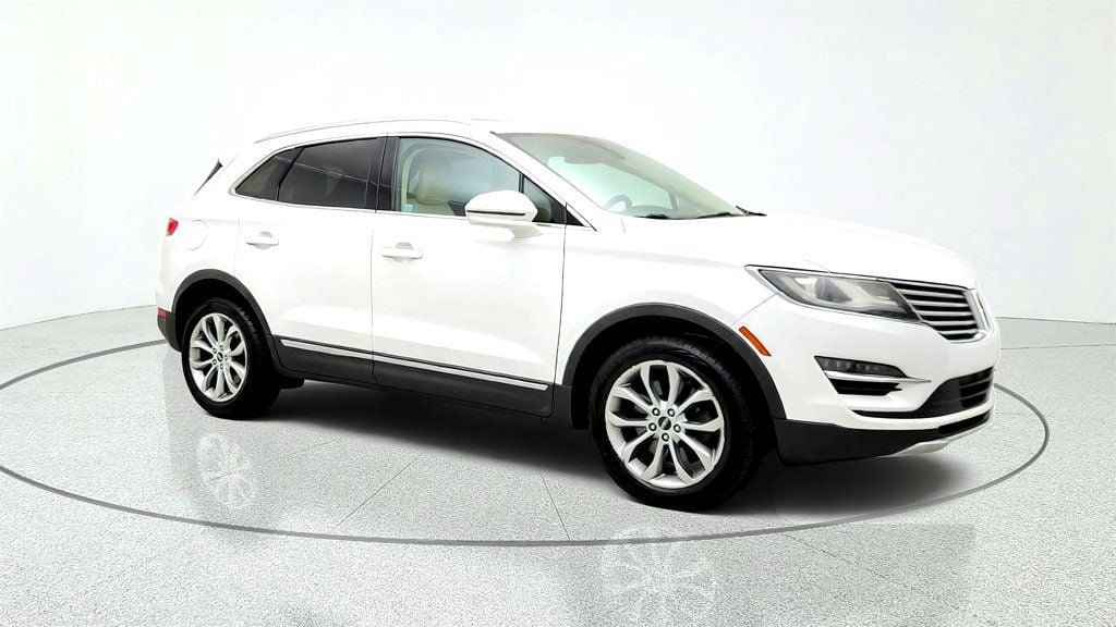 Used 2016 Lincoln MKC Select w/ Select Plus Package AWD/4WD image 3