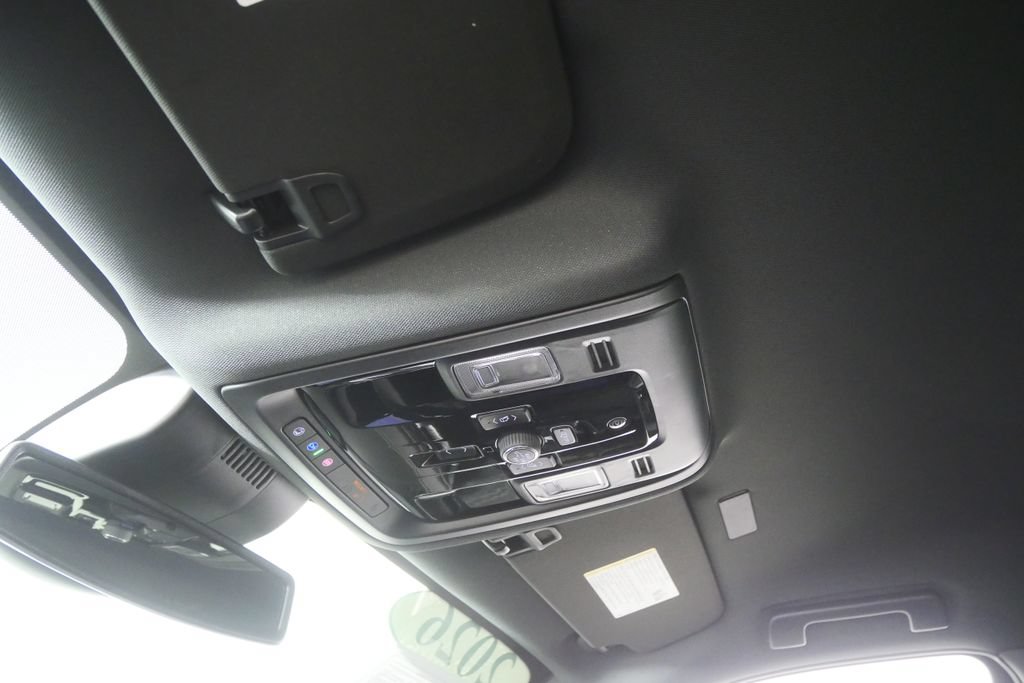 Used 2026 GMC Yukon Elevation AWD/4WD image 23