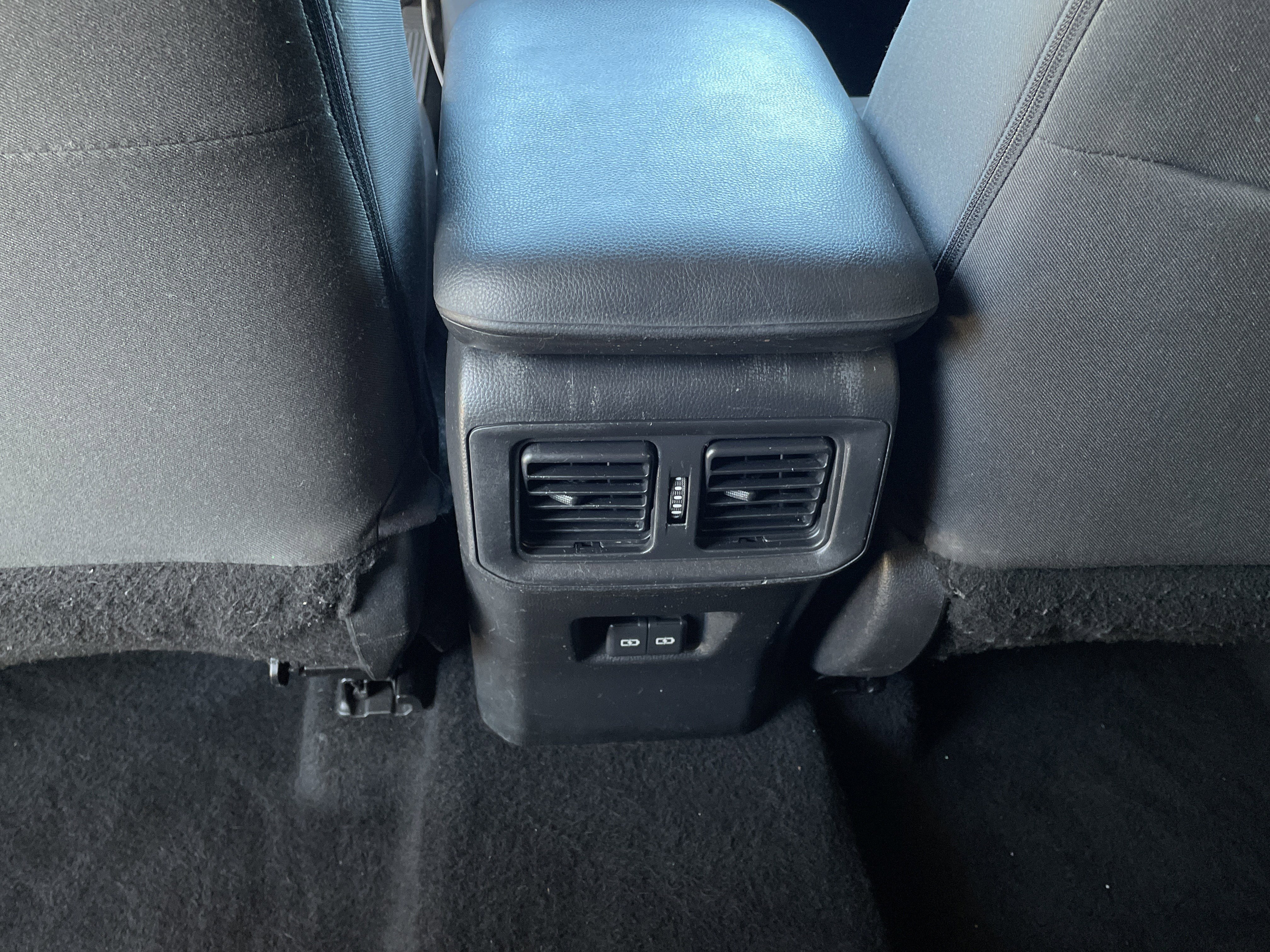 Used 2022 Toyota RAV4 XLE w/ Convenience Package image 30