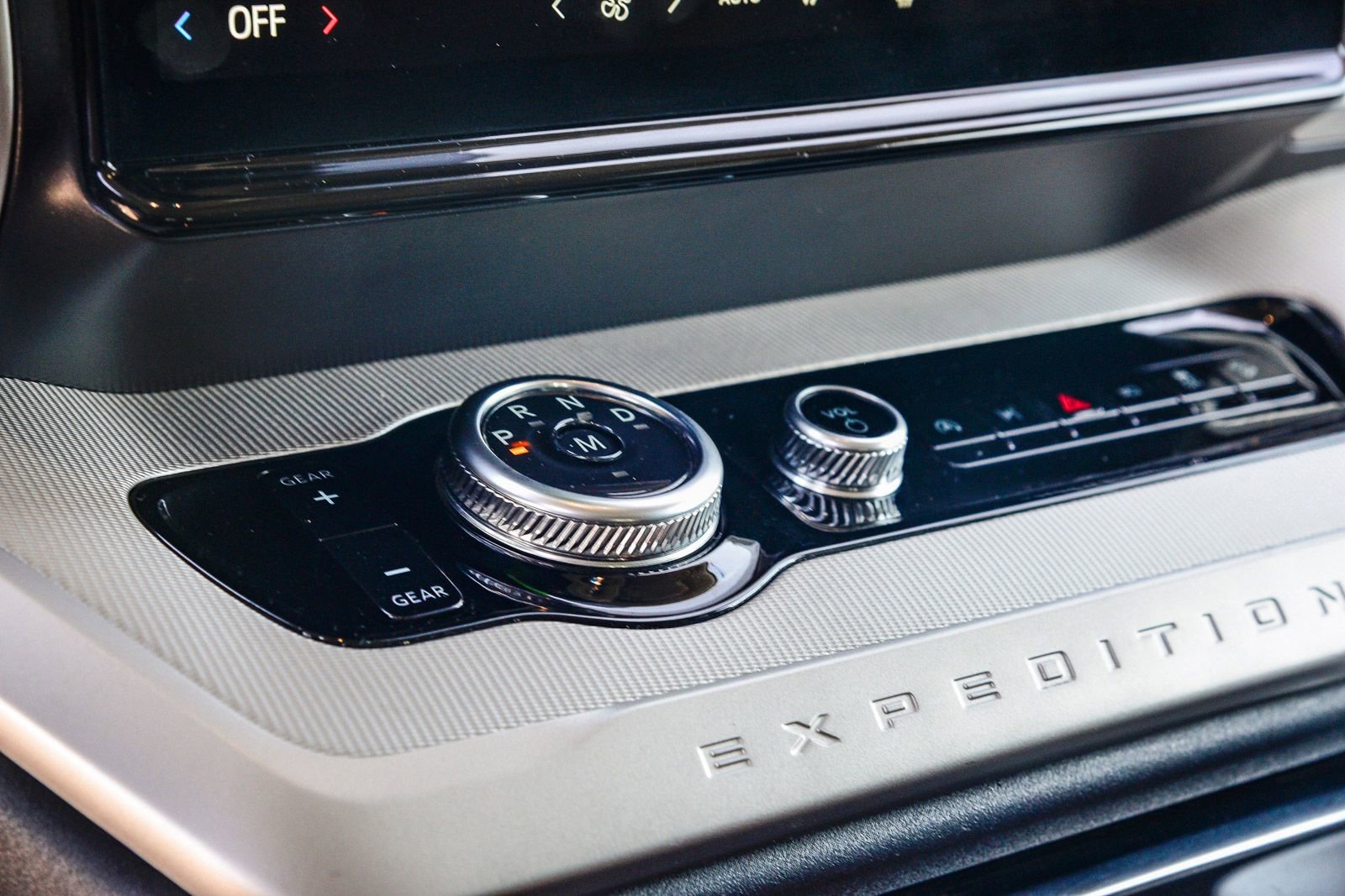 Used 2025 Ford Expedition Active image 19