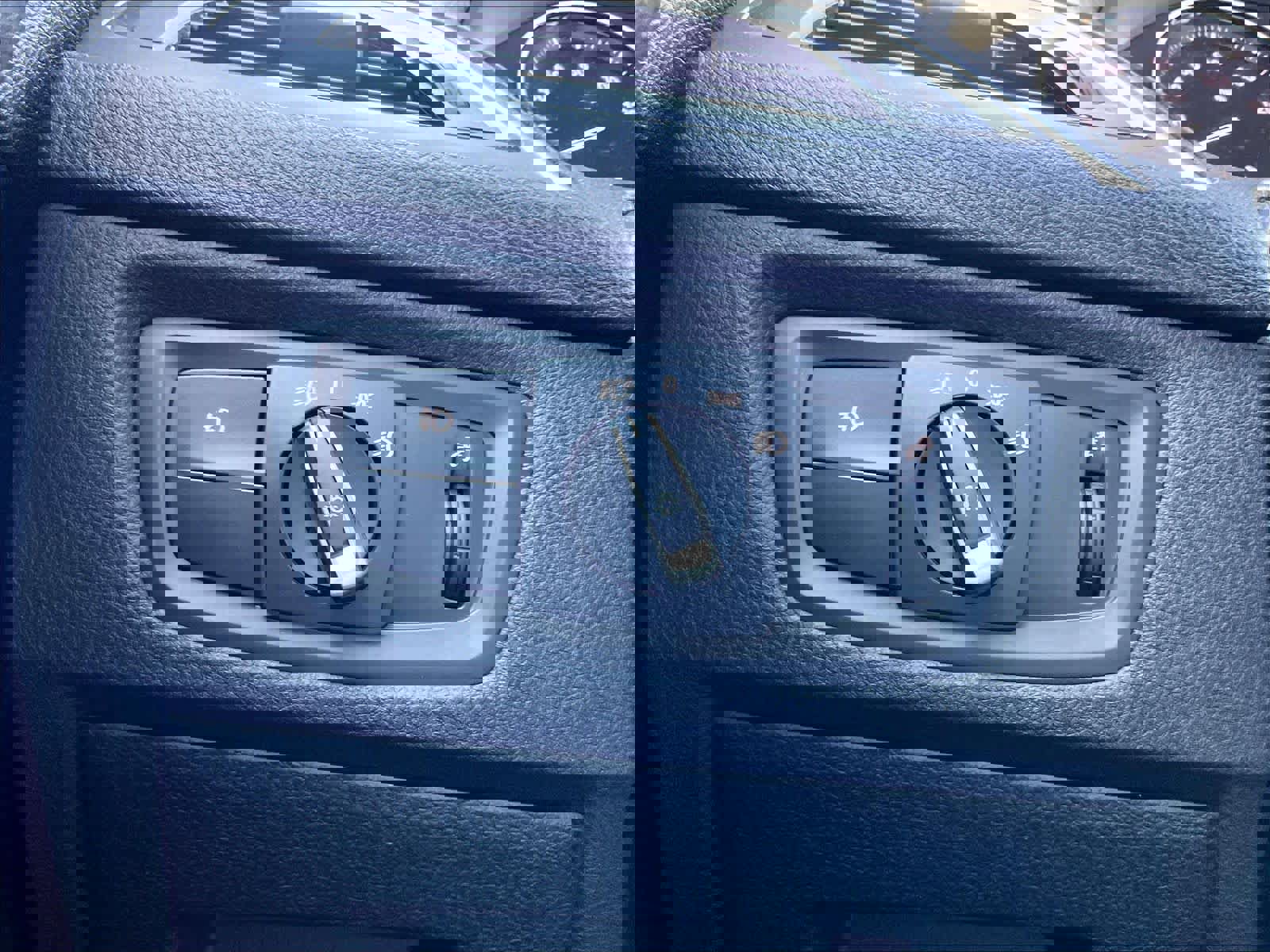 Used 2018 BMW 230i Coupe image 34