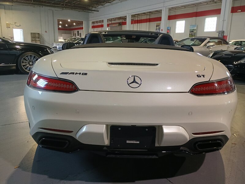 Used 2018 Mercedes-Benz AMG GT Roadster image 5