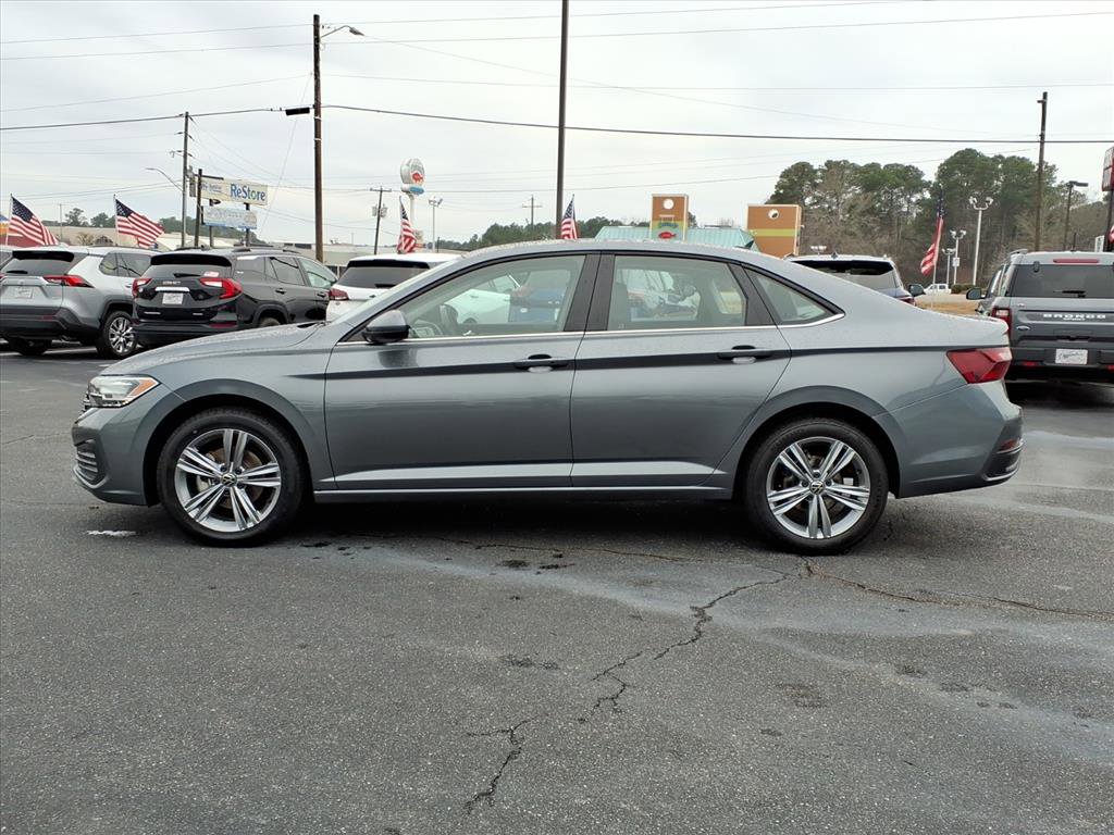 Used 2024 Volkswagen Jetta SE image 14