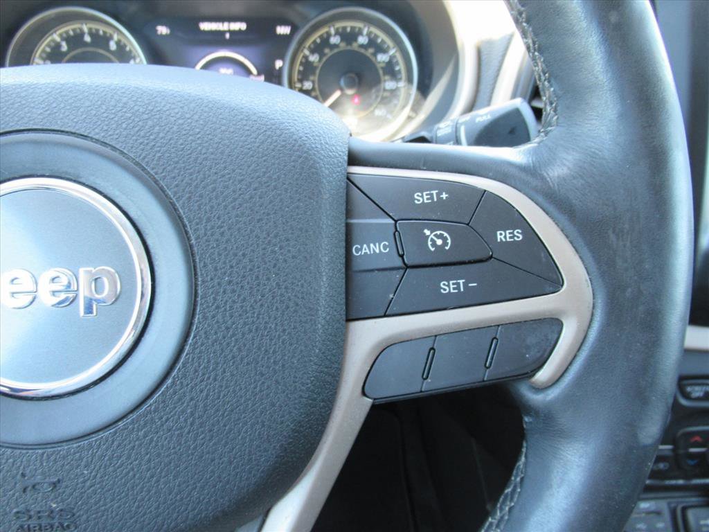 Used 2014 Jeep Cherokee Limited w/ Luxury Group image 24