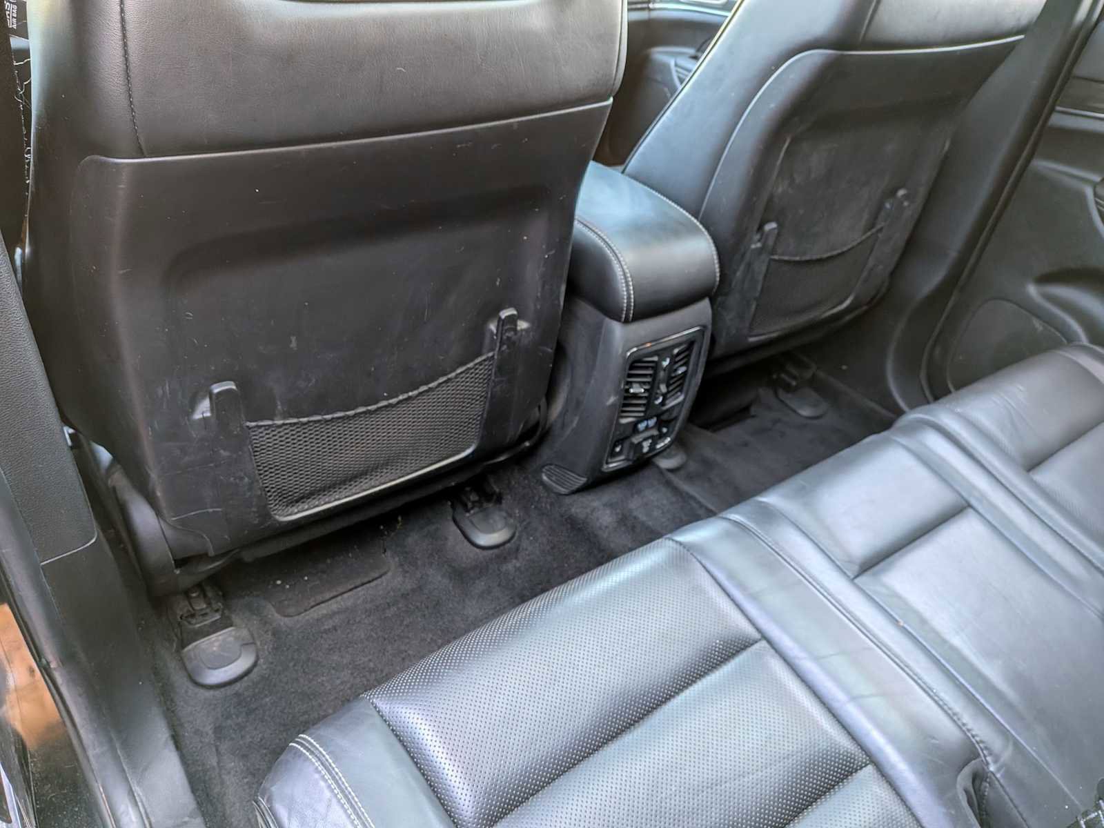 Used 2014 Jeep Grand Cherokee Overland w/ Advanced Technology Group image 18