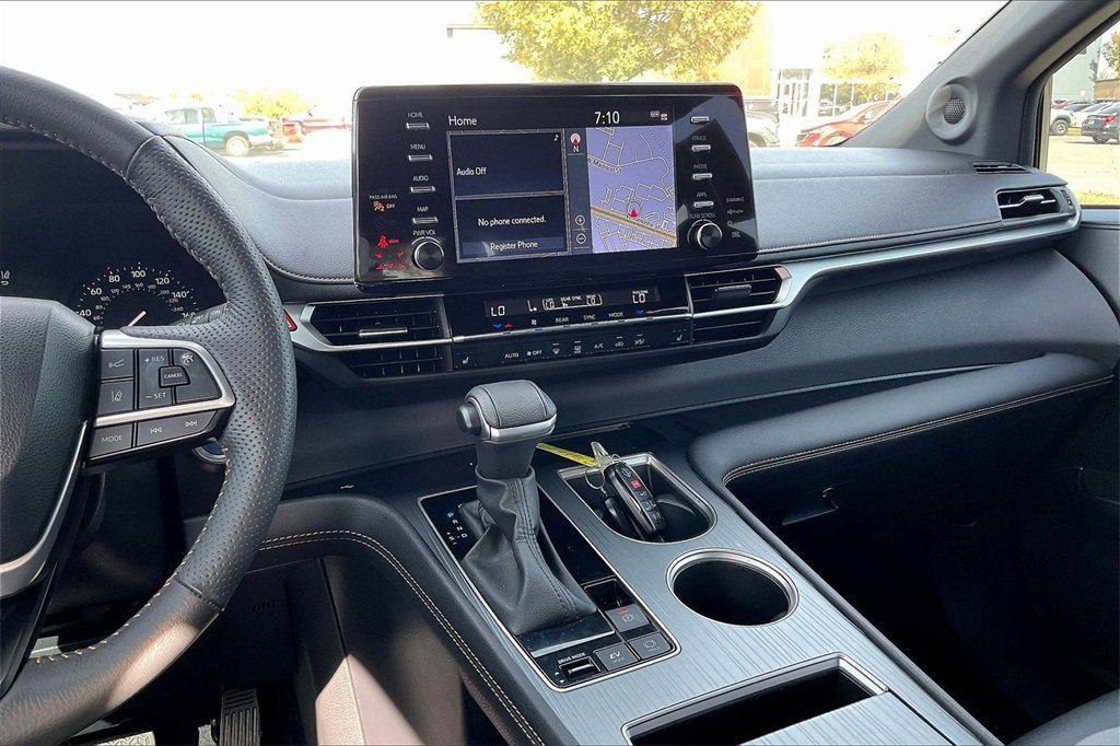 Used 2024 Toyota Sienna XSE image 16