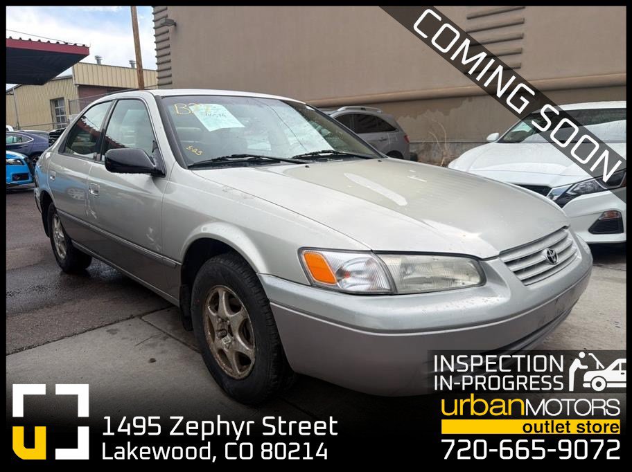 Used 1999 Toyota Camry LE FWD image 1
