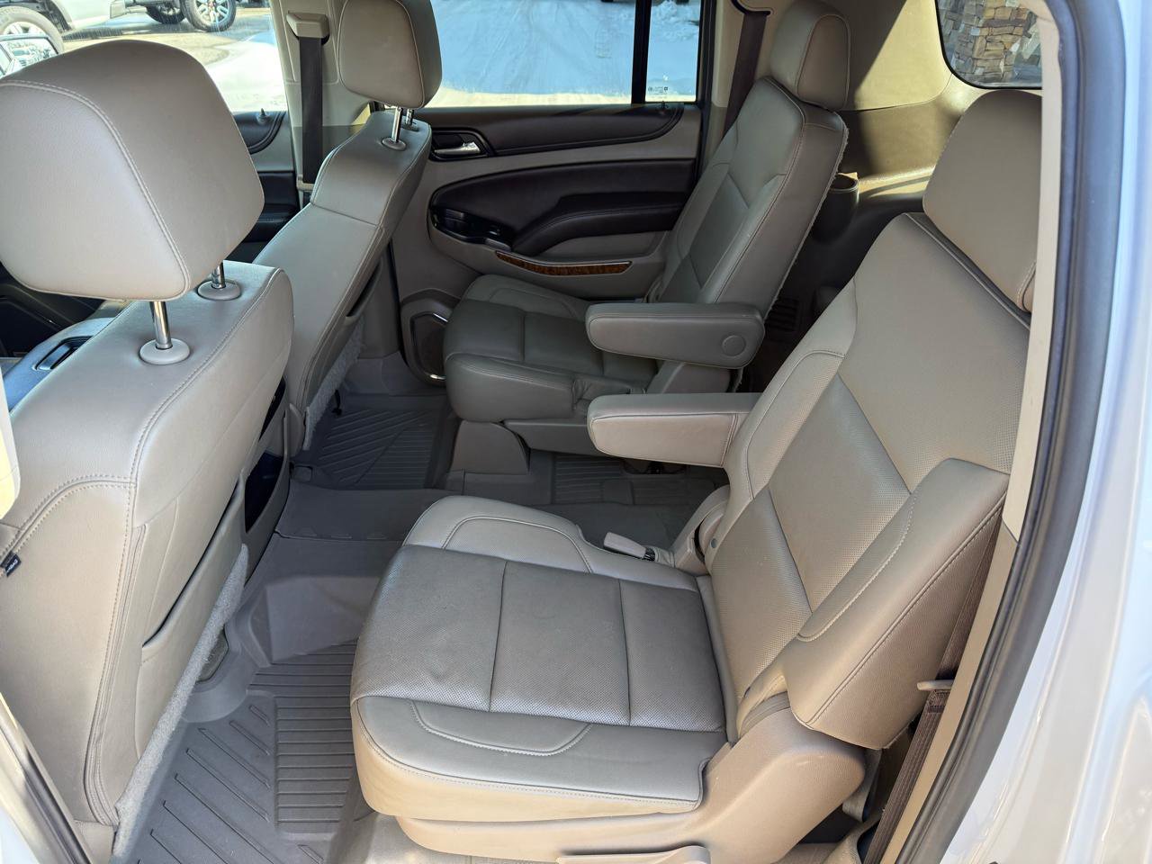 Used 2019 Chevrolet Suburban Premier image 13