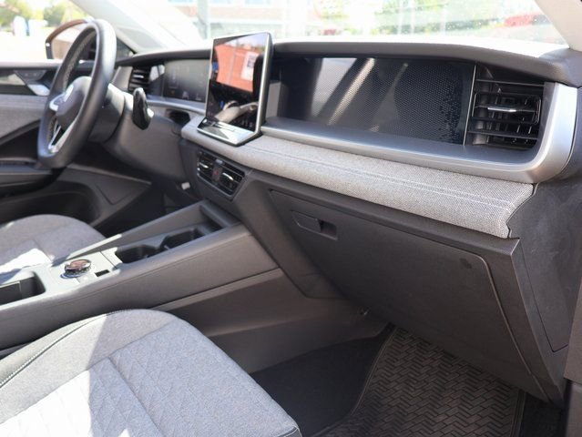 Used 2025 Volkswagen Tiguan S AWD/4WD image 9