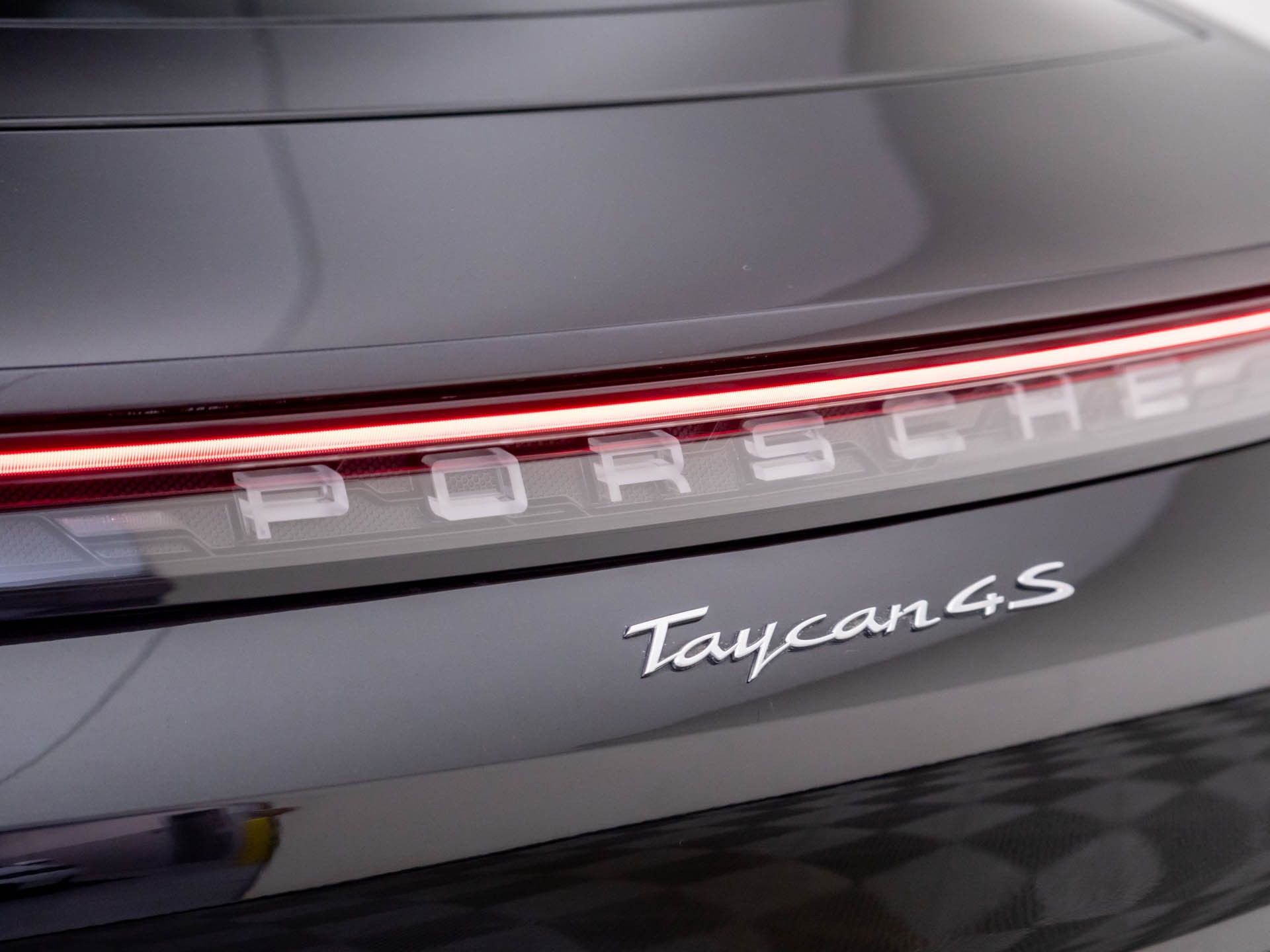 Certified 2021 Porsche Taycan 4S image 37