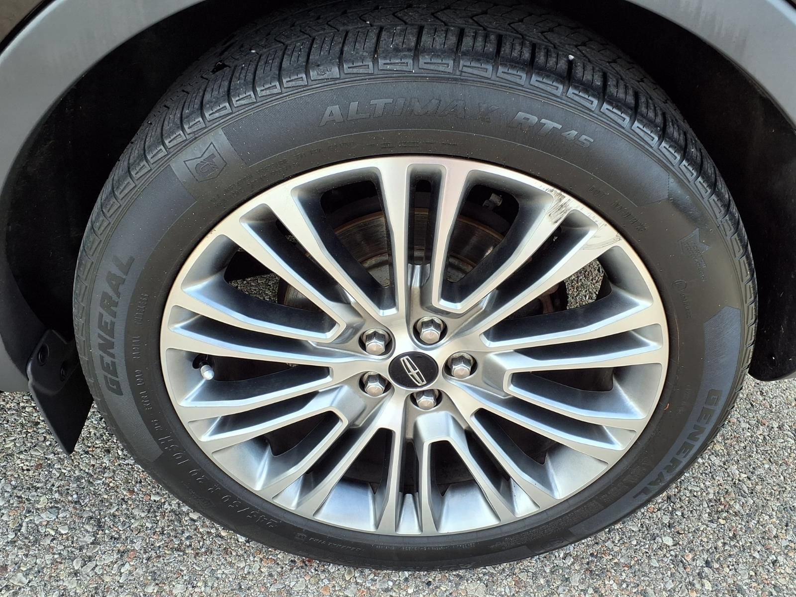 Used 2017 Lincoln MKX Reserve w/ Luxury Package AWD/4WD image 9