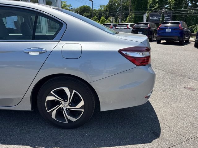 Used 2017 Honda Accord LX image 10