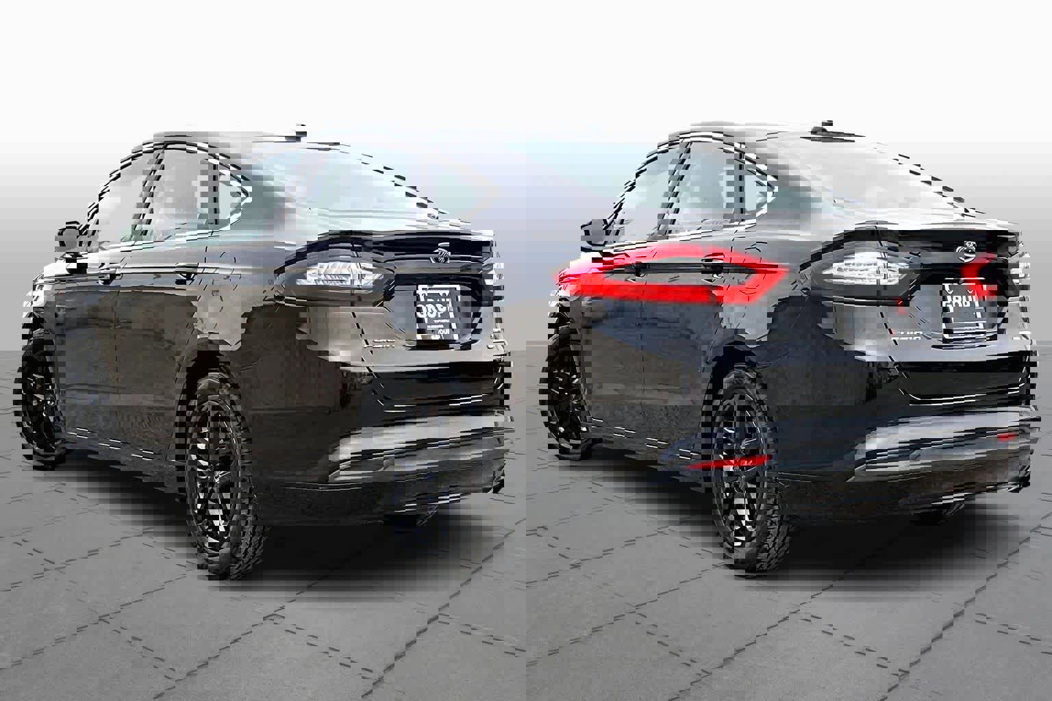 Used 2014 Ford Fusion SE w/ Equipment Group 202A image 11