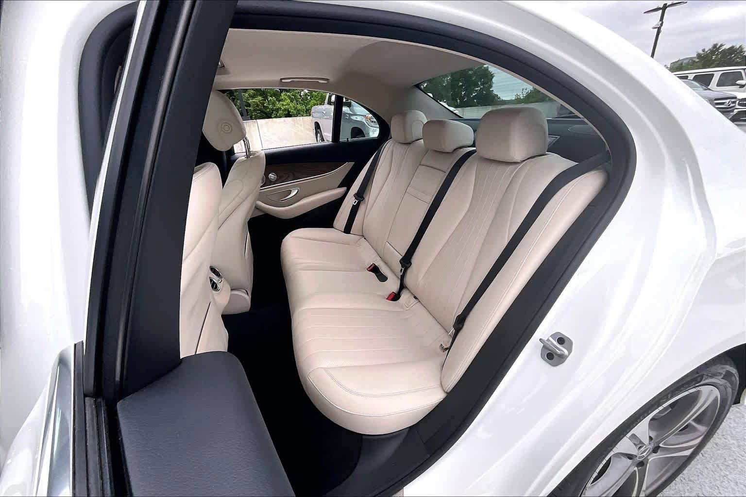 Used 2020 Mercedes-Benz E 350 4MATIC Sedan w/ Parking Assistance Package image 21