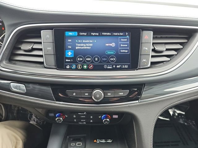 Used 2023 Buick Enclave Essence image 43