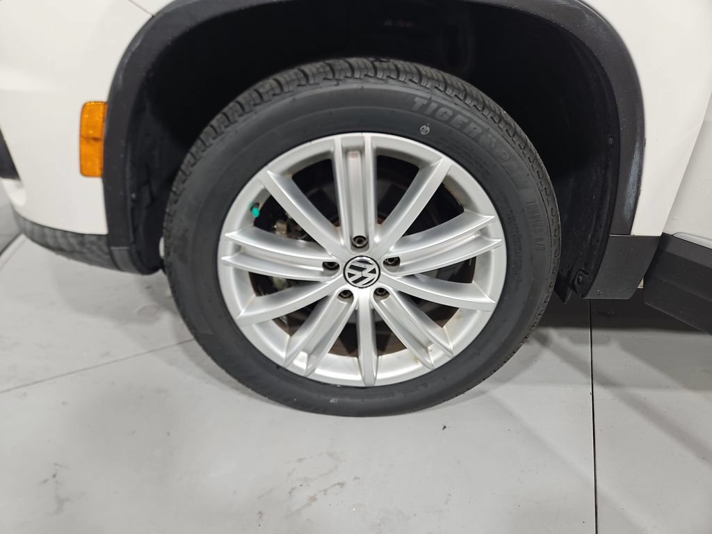 Used 2013 Volkswagen Tiguan SE AWD/4WD image 26