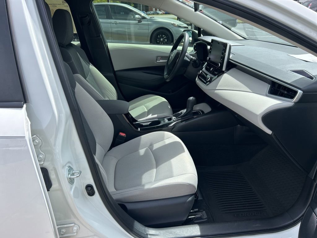 Used 2021 Toyota Corolla LE image 18