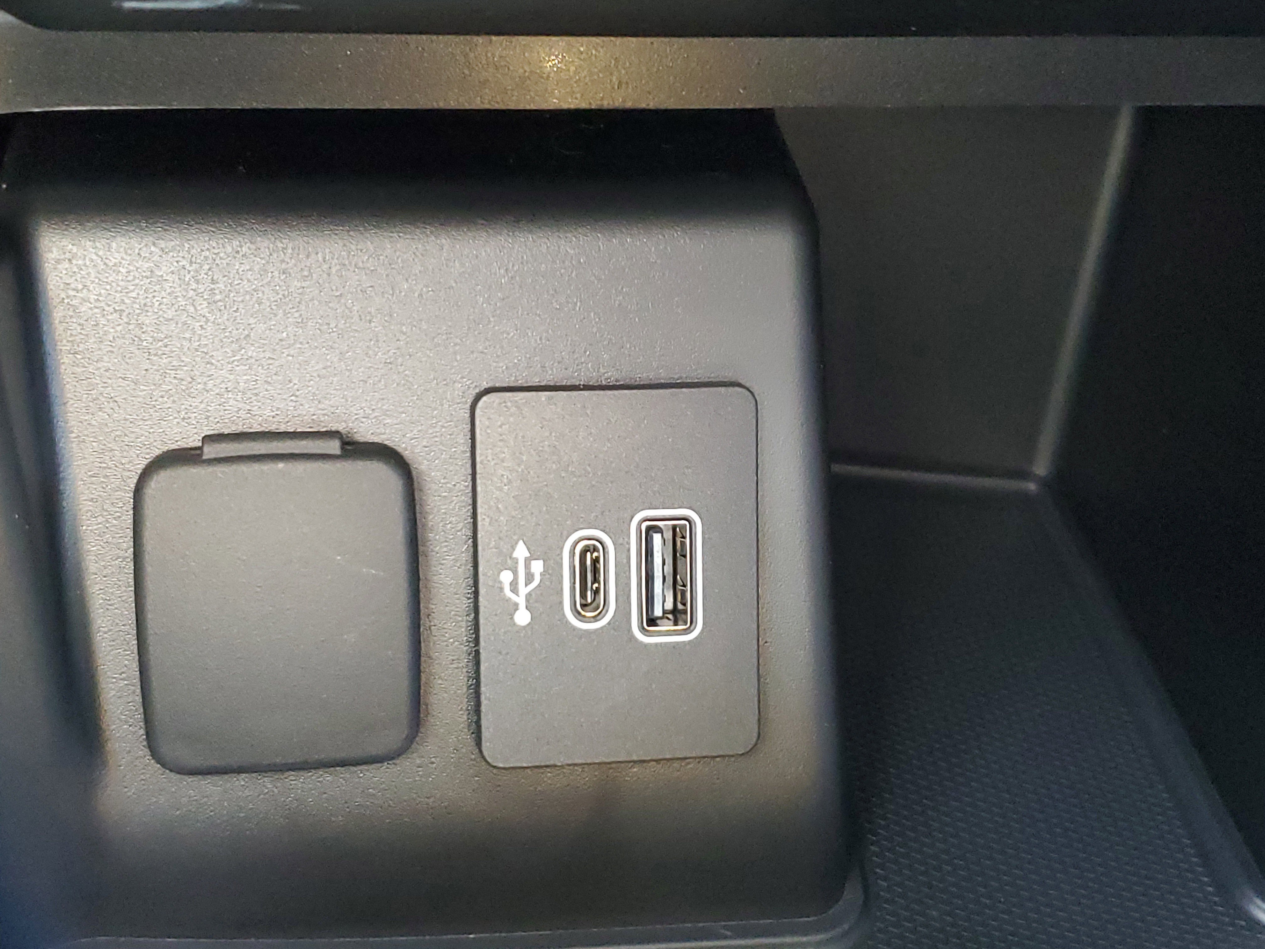 New 2025 Ford Explorer Active w/ Active Comfort Package image 30