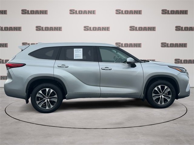 Used 2022 Toyota Highlander XLE image 6