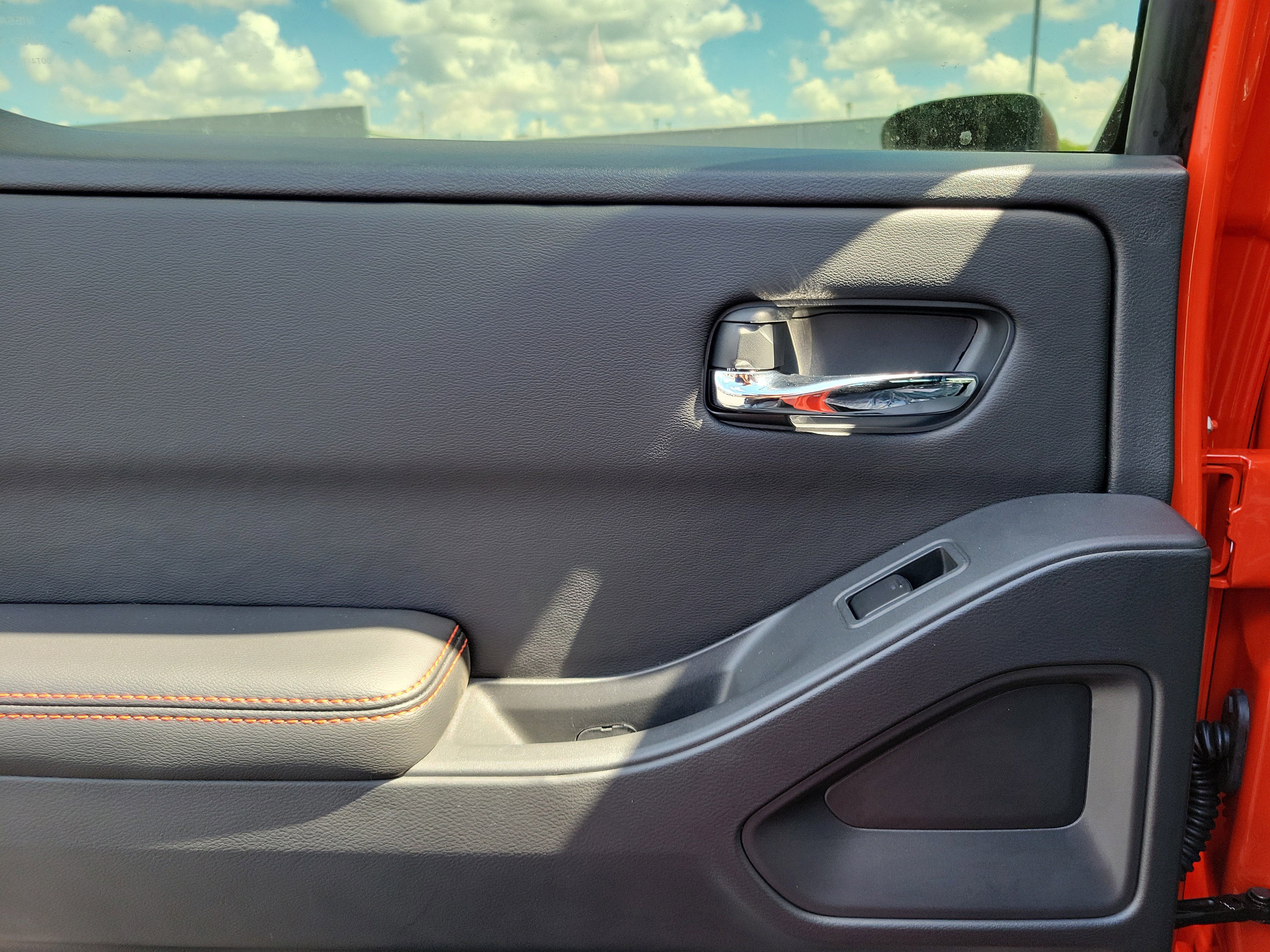 New 2025 Nissan Frontier PRO-4X AWD/4WD image 12