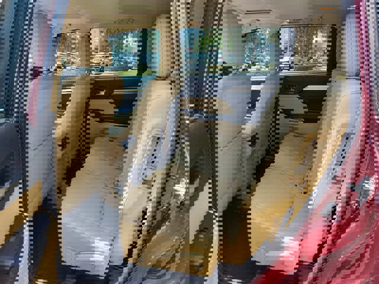 Used 2017 Toyota Highlander XLE image 11