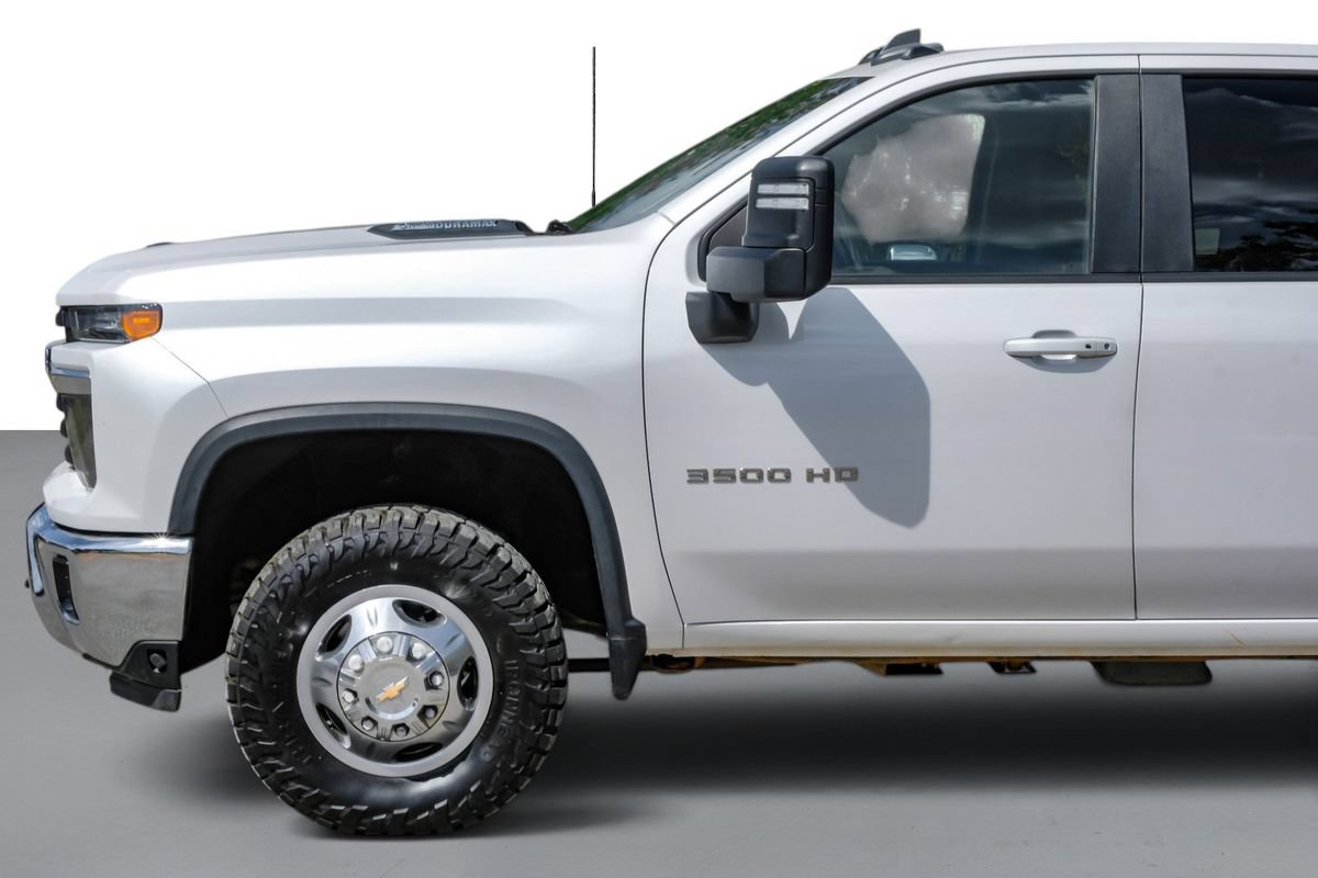 Used 2024 Chevrolet Silverado 3500 LT w/ Convenience Package AWD/4WD image 10