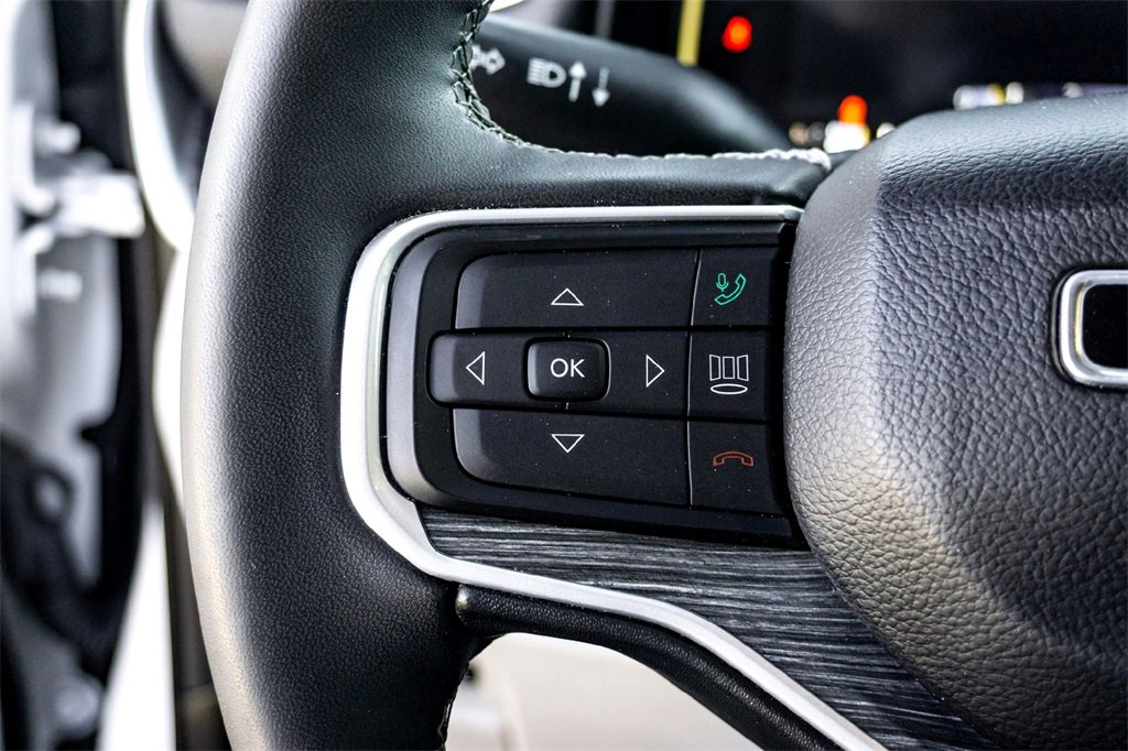 Used 2023 Jeep Wagoneer Series III w/ Premium Group I image 18