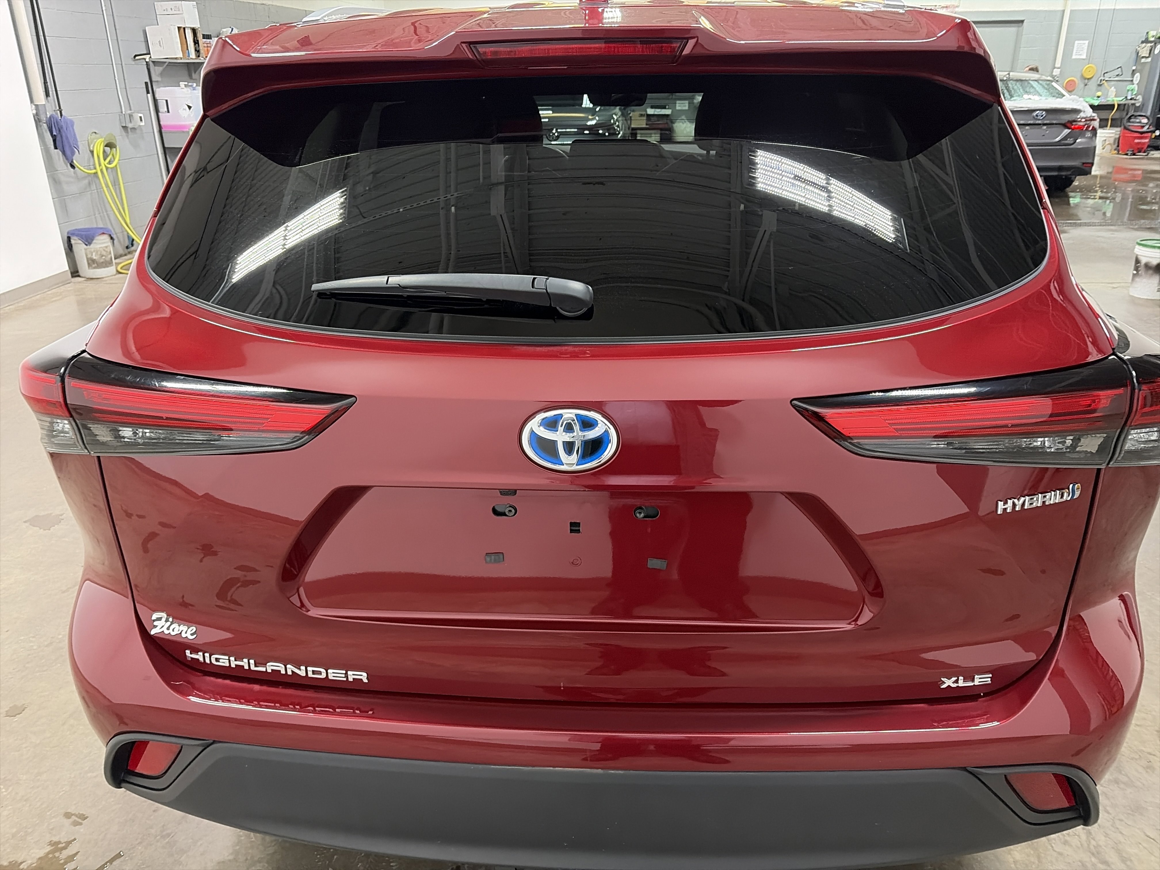 Used 2023 Toyota Highlander XLE image 4
