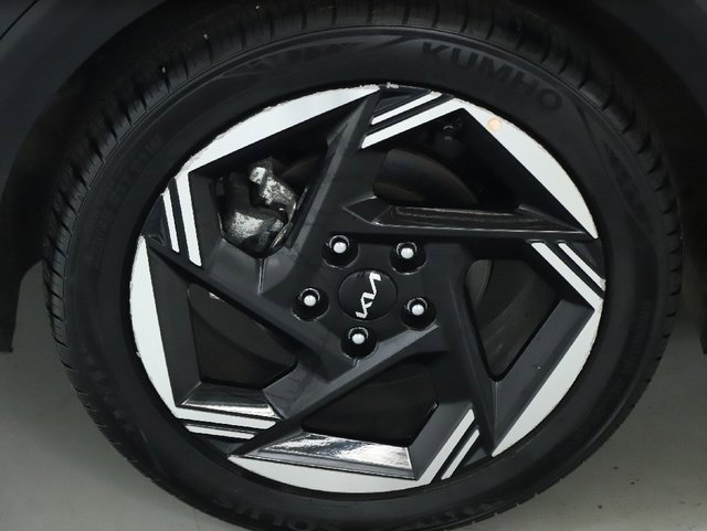 Used 2025 Kia K4 EX image 12