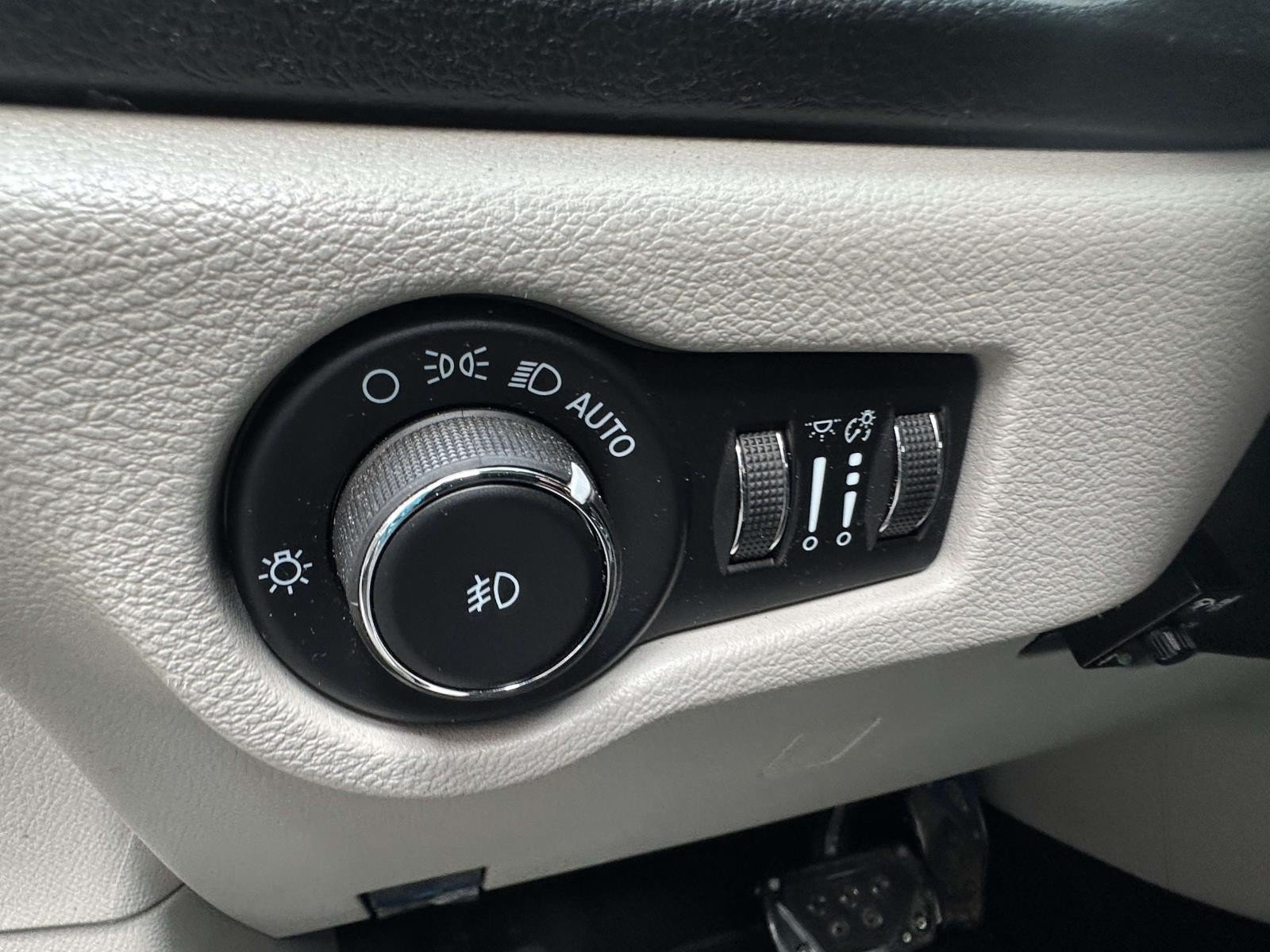 Certified 2021 Chrysler Pacifica Touring-L FWD image 20
