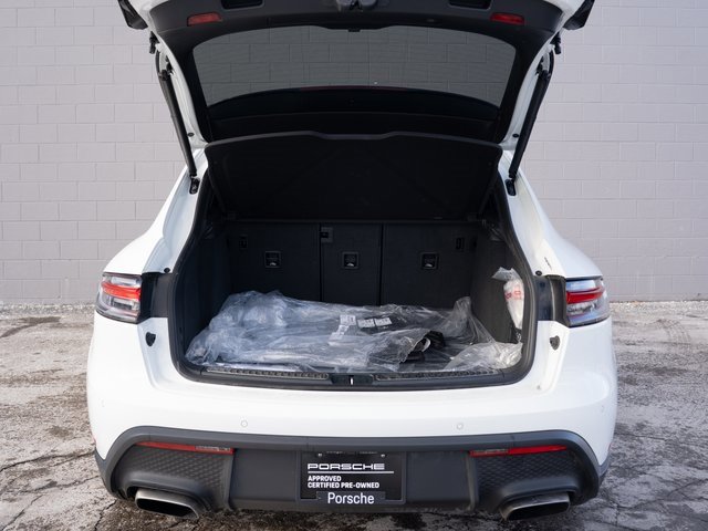 Certified 2025 Porsche Macan image 14