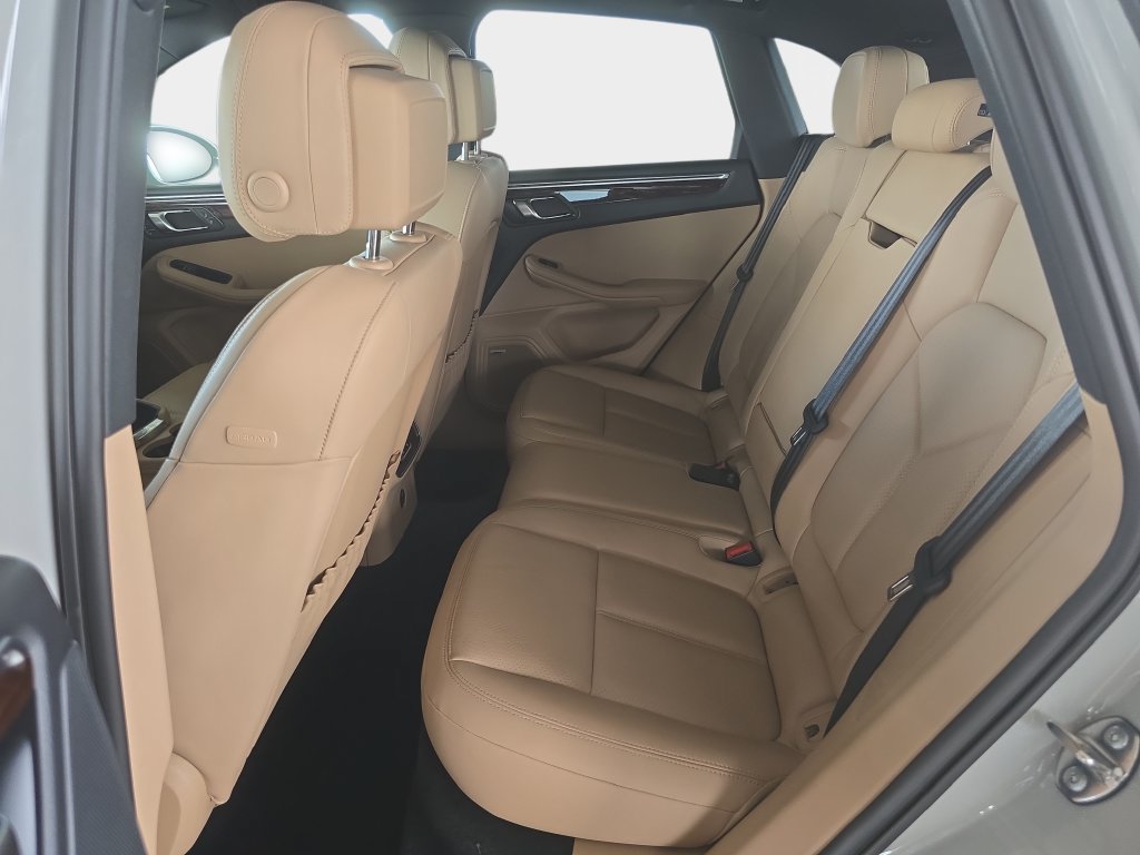 Used 2024 Porsche Macan S AWD/4WD image 28