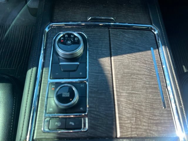 Used 2019 Ford Expedition Limited w/ Special Edition Package AWD/4WD image 35