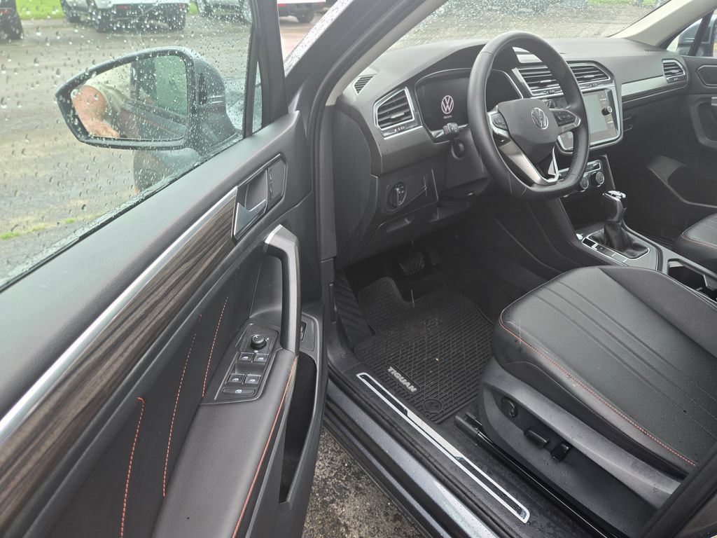 Used 2024 Volkswagen Tiguan Wolfsburg Edition FWD image 6