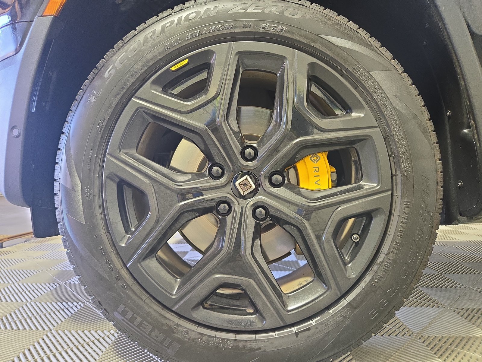 Used 2023 Rivian R1S Adventure Quad AWD/4WD image 9