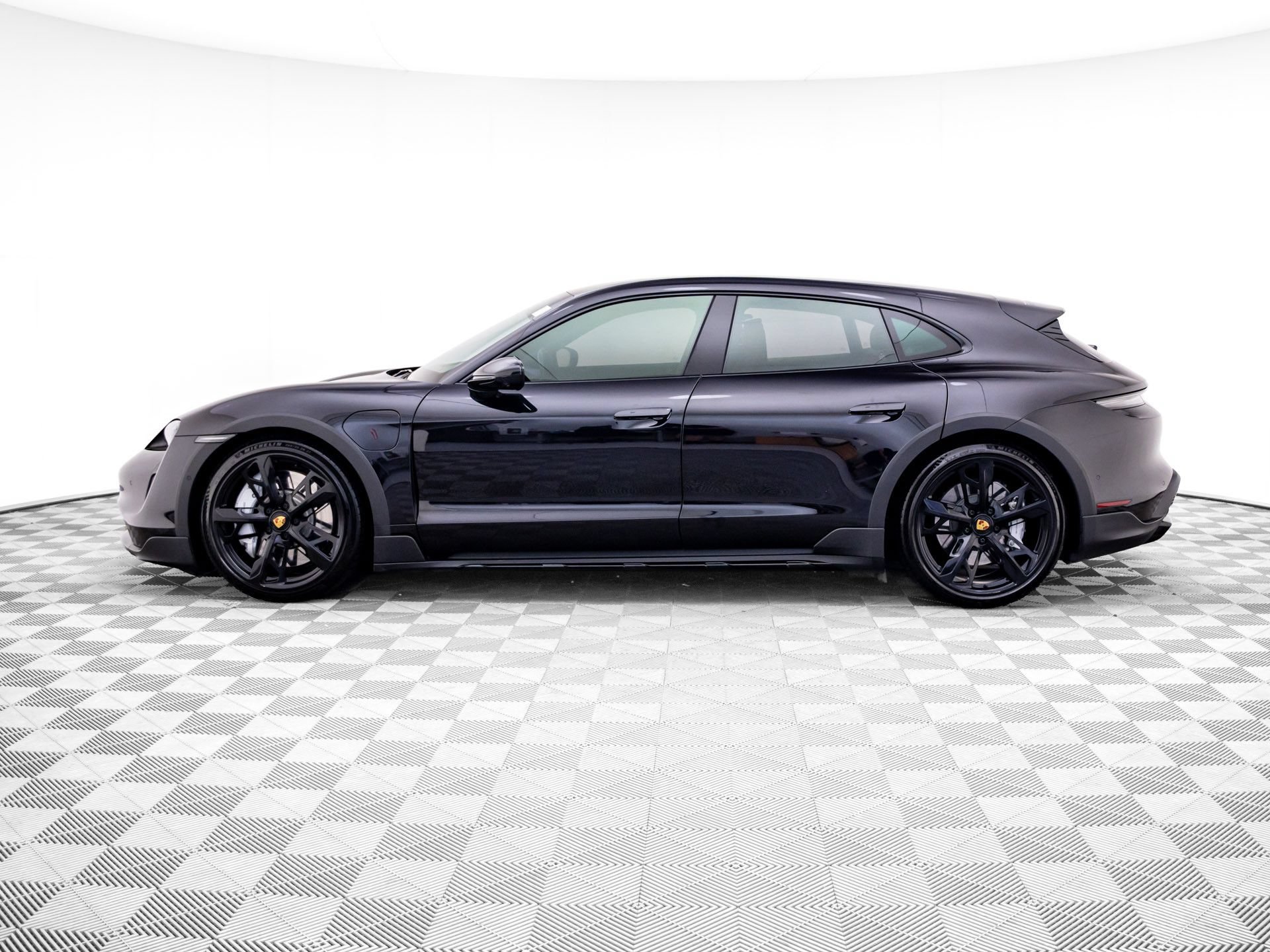 Certified 2023 Porsche Taycan Turbo AWD/4WD image 2